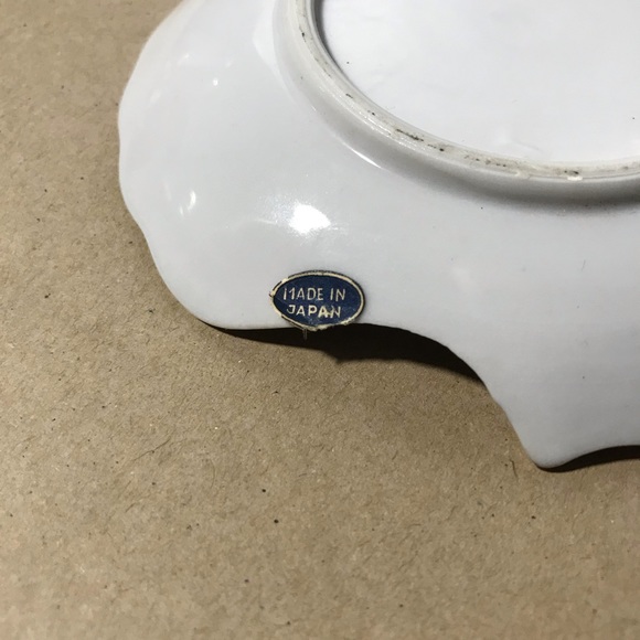 vintage risque trinket dish with gold trim - Picture 4 of 4